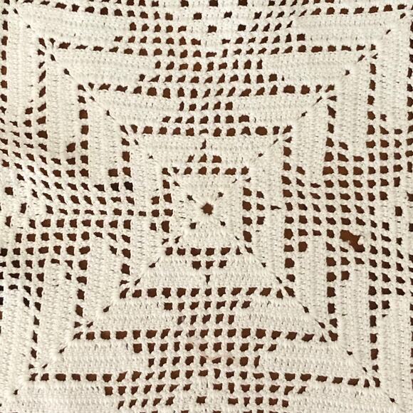 Set of 4 Westwater Enterprises Crochet Doily White Round Square Heart Shape - Picture 9 of 11